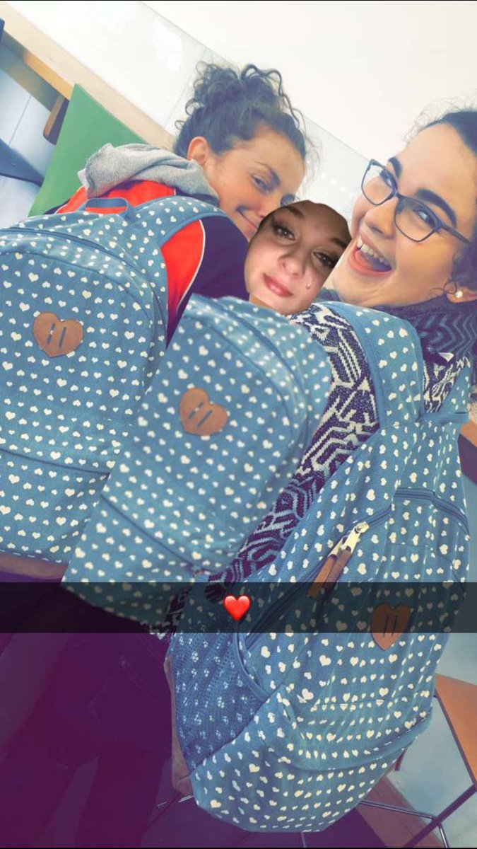 amy_johnston1's tweet photo. These girls are too much at times😭😂 #matchingbags @FaulknerRebecca @siobhandunnionn https://t.co/H3I4TviaSH