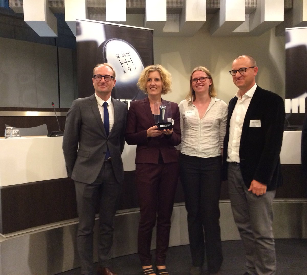 <a href="/boss_paints/">BOSS paints</a> wint tenslotte de deelaward voor vlootvergroening. Zelfs privékilometers tellen mee in beloningssysteem! #shiftup17 #wielekes