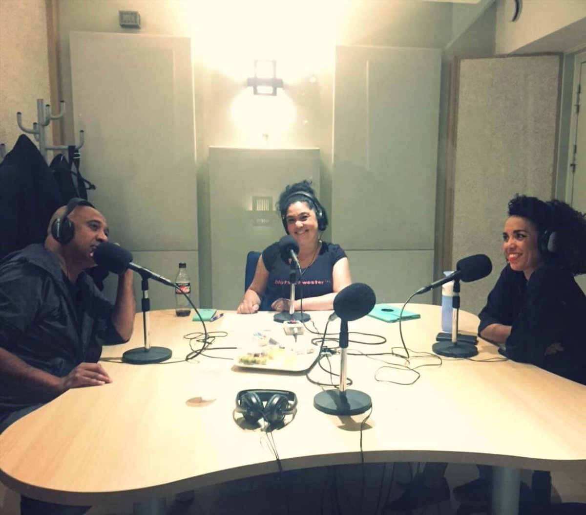 De inspirerende verhalen van Elvira Nanariain + Roger Goudsmit gemist? Luister Bungkus terug: salto.nl/programma/radi…