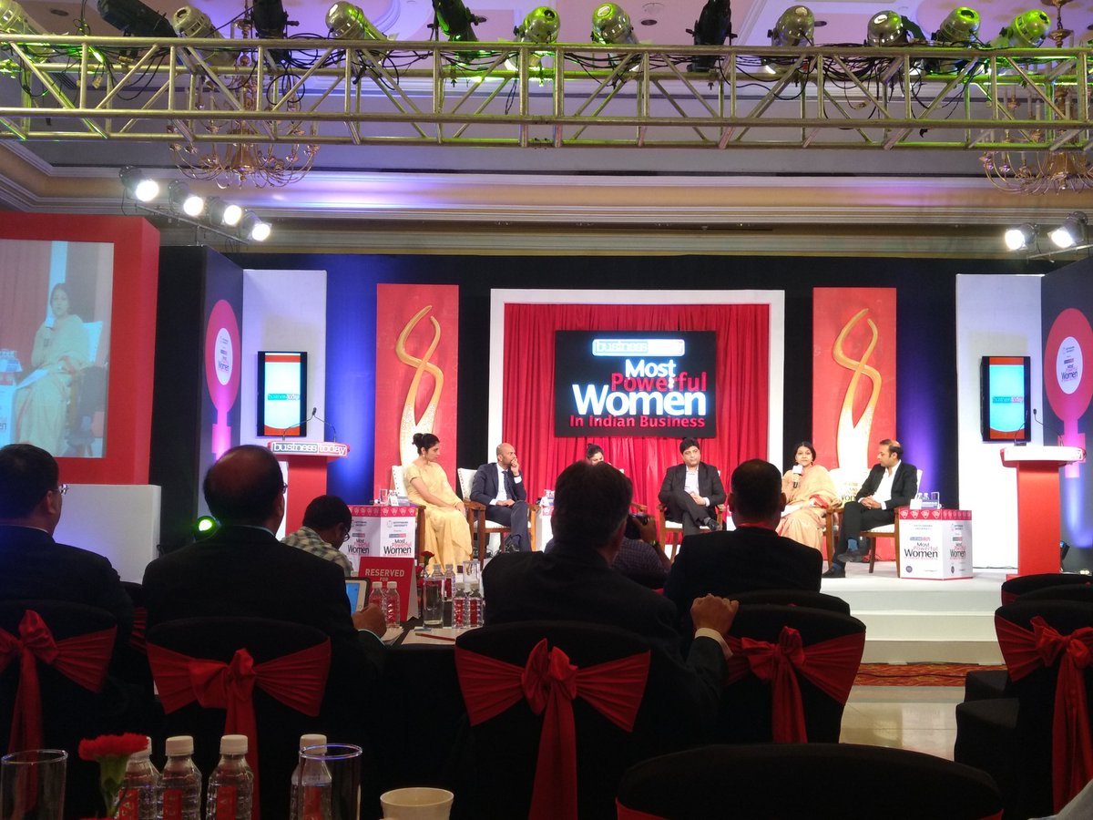 svarupa20's tweet photo. @BT_India
Great session on Gender pay gap at #MPW2017. (Ignore the front table occupied by just men 😜) https://t.co/egqzY3nMMy