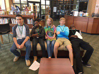 buhbyeeeeeeee's tweet image. @BraryBird @ACluttsSVHS #thegooseisloose #libraryscavengerhunt #2000points