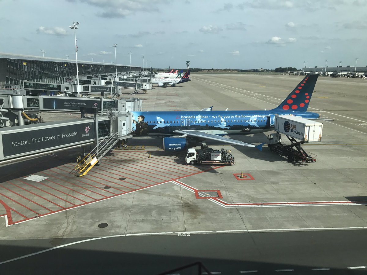 FredCyrusRoeder's tweet photo. Thanks for the great swag @BrusselsAirport and @FlyingBrussels #smd8 https://t.co/MEqQ20dyHz