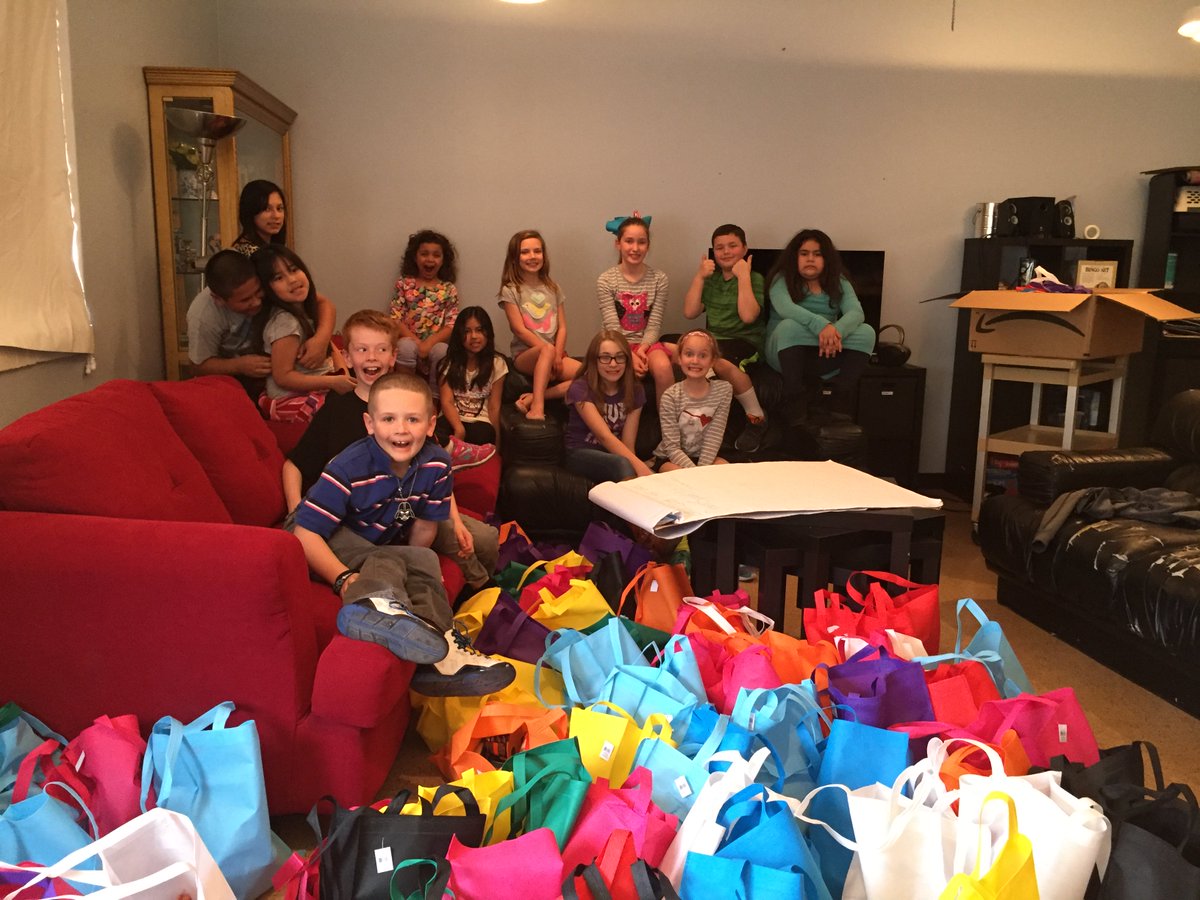 #tbt from 2016:  Ridglea Presb Church kids making Blessings in a Bag to share with our TCT Ready, Set, GO! Center kids!