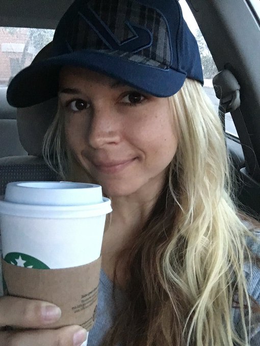 Good morning it's gym time !! ❤️💦😘 https://t.co/QqpRJVvjci