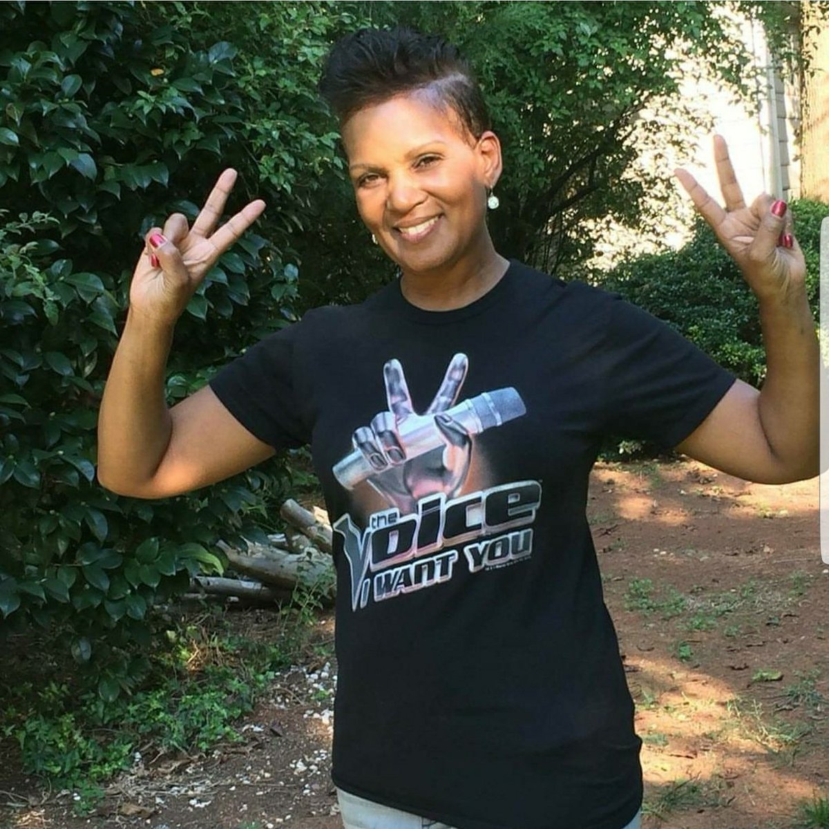 jonmero's tweet photo. My proud Mom!!! She ready yall! #TheVoice #season13 #Sept25 #tuneinandseehowIdid https://t.co/DcY3q26nVE