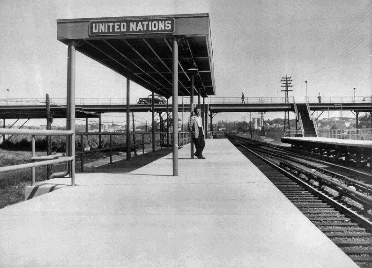 LIRR's tweet photo. In 1946, Mets-Willets Pt was known as United Nations Station, while the #UNGA took place in Flushing Meadows-Corona Park. #TBT @UN https://t.co/UXwcqq3cMh
