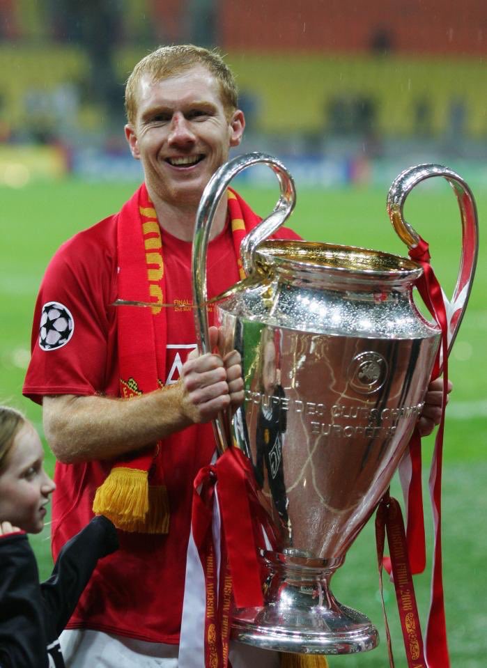 EPLBible's tweet image. 23 years ago today Paul Scholes made Man Utd debut:

📅 718 Games
⚽️ 155 Goals
🏆 11 PL
🏆 3 FA Cup
🏆 2 UCL
🏆 2 League Cup
🔴 1 Club

Legend 🙌
