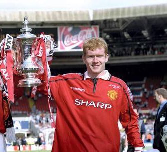 EPLBible's tweet image. 23 years ago today Paul Scholes made Man Utd debut:

📅 718 Games
⚽️ 155 Goals
🏆 11 PL
🏆 3 FA Cup
🏆 2 UCL
🏆 2 League Cup
🔴 1 Club

Legend 🙌