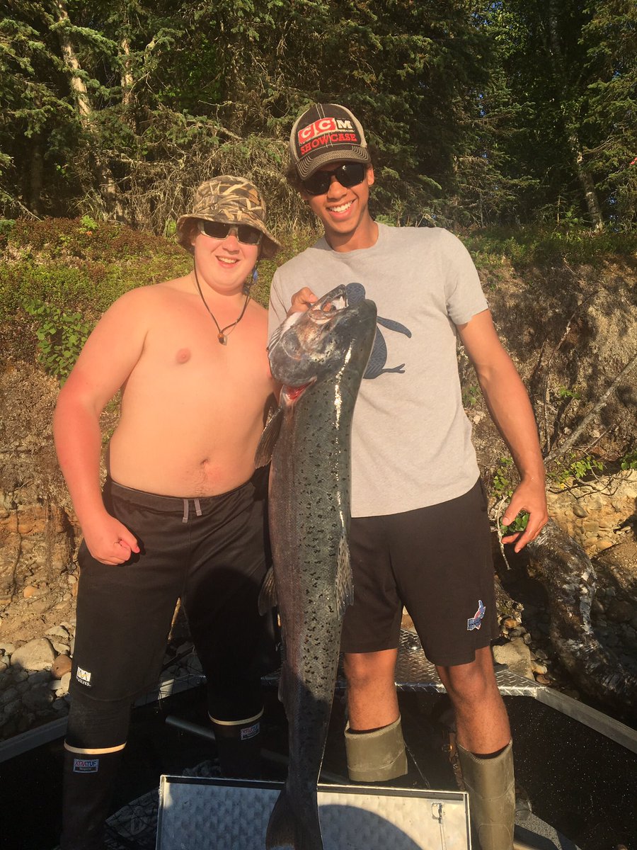 J_cumms14's tweet photo. Happy birthday to one of the biggest beauties I have ever met #17 #cummsguideservice #brother #unrealguy https://t.co/YXpS4TaBhB