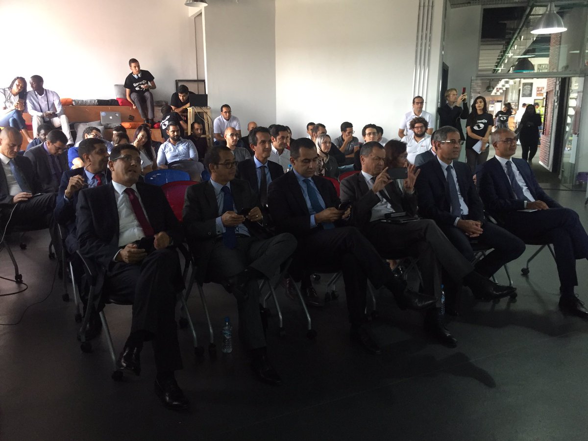 MeyaZeghari's tweet photo. La finale #SMARTUP démarre tout de suite . Messieurs les DG sont en place . Bonne chance aux finalistes #ScreenDy #innovation https://t.co/uSwSbgELFK
