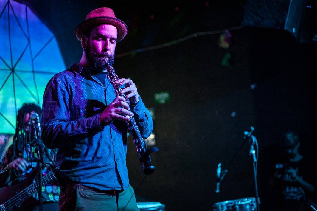 O grande show da quinta a noite: Toró Instrumental. Depois de 10 anos eles lançam disco hoje no @JazzNosFundos > goo.gl/ULrrZB #hj