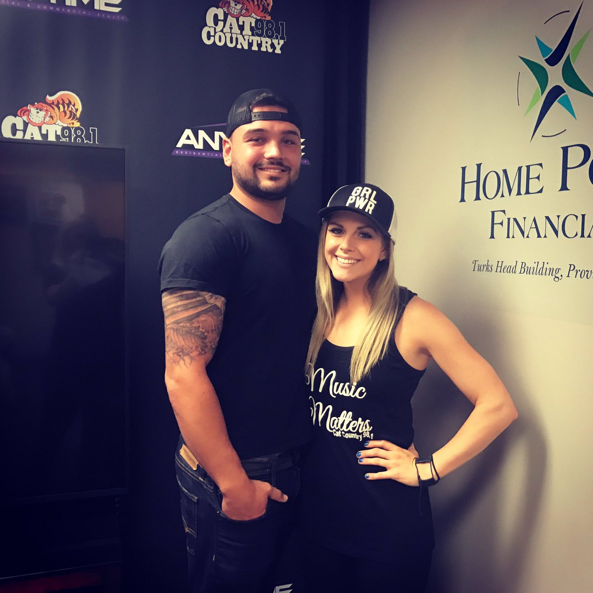 NoPartysOver's tweet photo. Never believed in love at first sight until yesterday @lindsayell #alreadymissu https://t.co/in6DkwY70Y