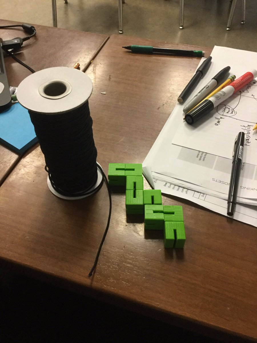 dramaticscience's tweet photo. First design test of the school year: #snakecube -- #makerEd #innovatEd #creatEd #processEd https://t.co/LvdL6vufxg
