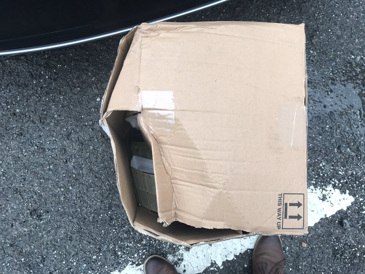 saywellhq's tweet image. Always a joy getting a parcel delivered from @officialUKMail #openedbox #thiswayup #helpyourself