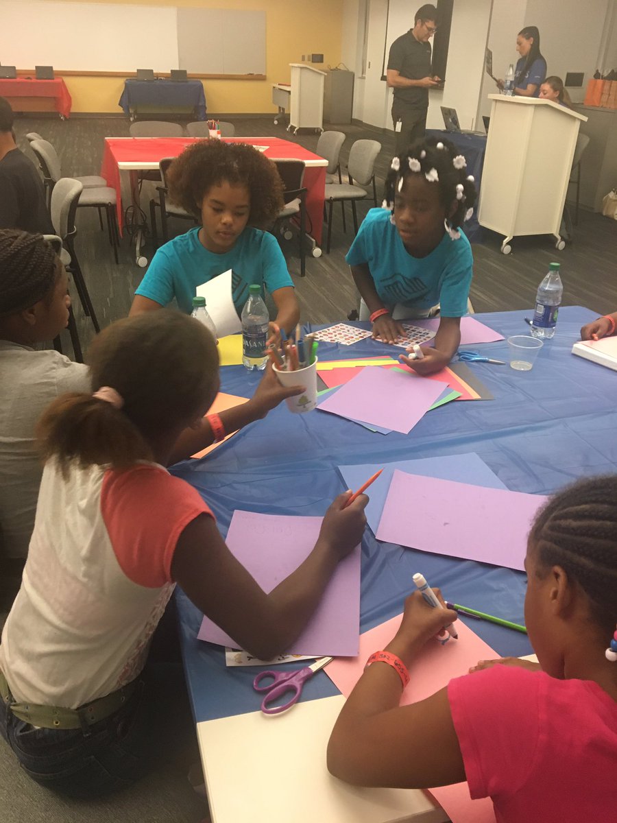 BGClubsDE's tweet image. Let the brainstorming begin! #capitalone #C1CodersIgnite #dayofcoding #stem #