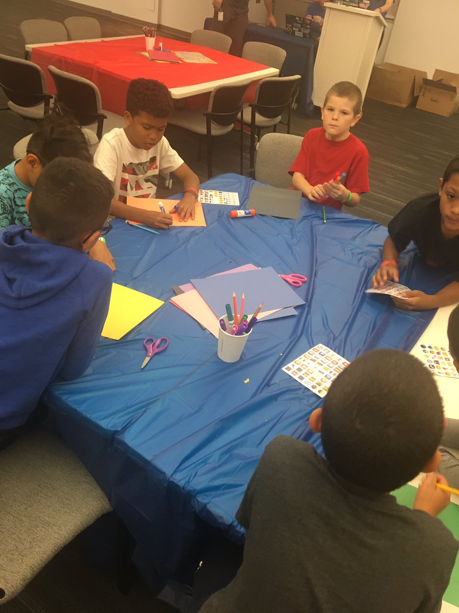 BGClubsDE's tweet image. Let the brainstorming begin! #capitalone #C1CodersIgnite #dayofcoding #stem #