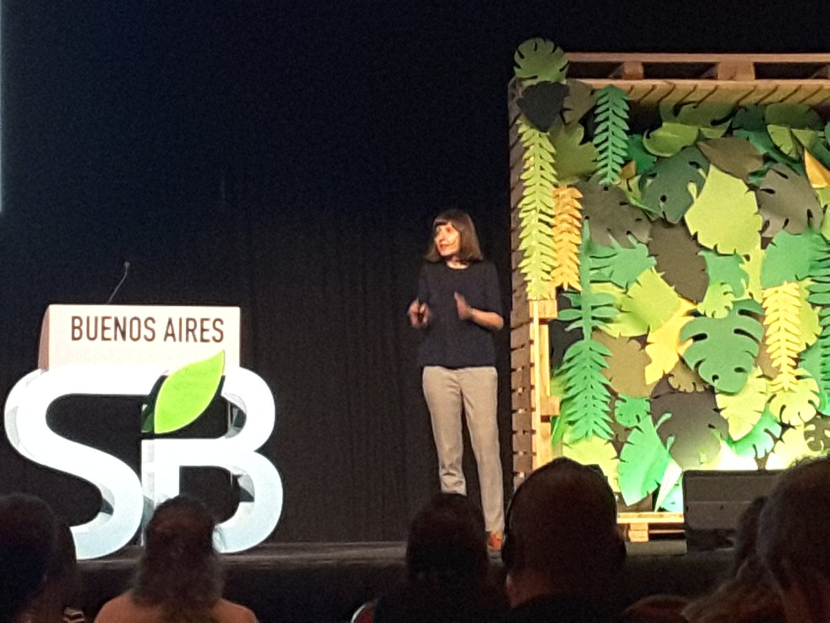 luciaricaldoni's tweet photo. Ahora Sonia Jalfin en #SB2017ba Big Data para la Sustentabilidad https://t.co/ZD3Ld8sqaM