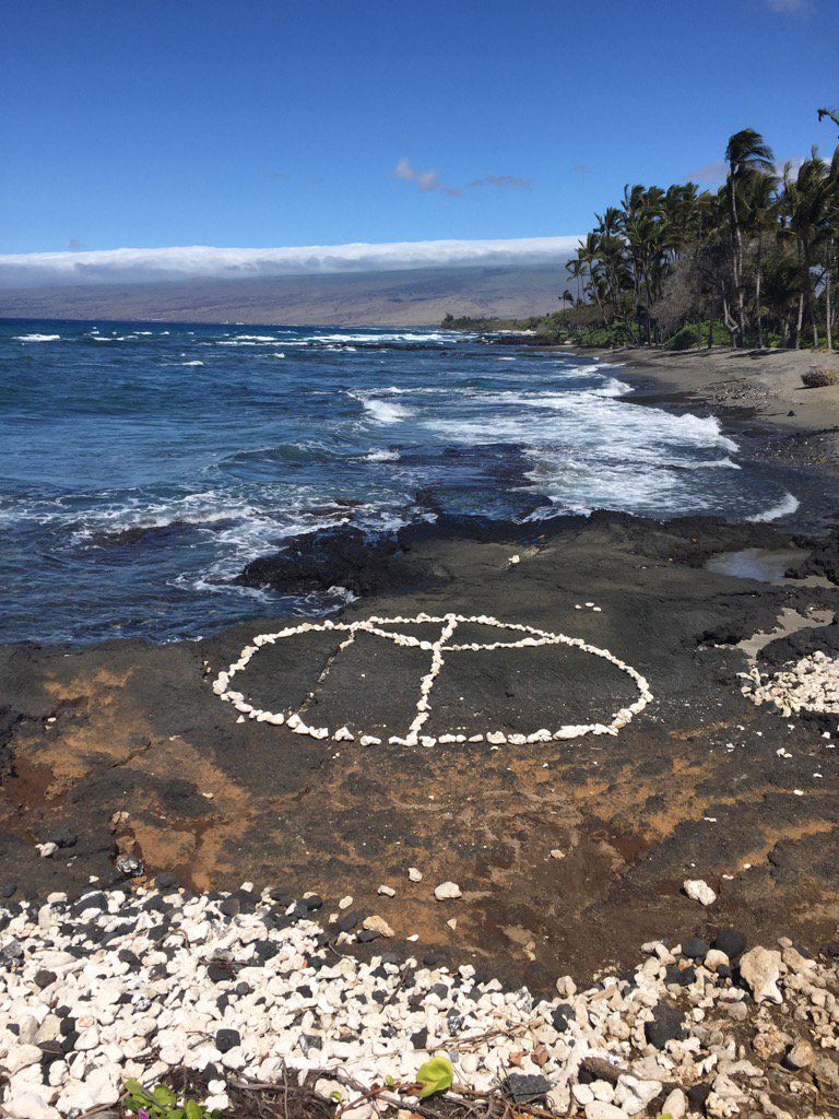 MichelleKW's tweet photo. #Flashitforpeace #InternationalDayofPeace #Whatssofunnyaboutpeaceloveandunderstanding https://t.co/0tnc3zSQbU