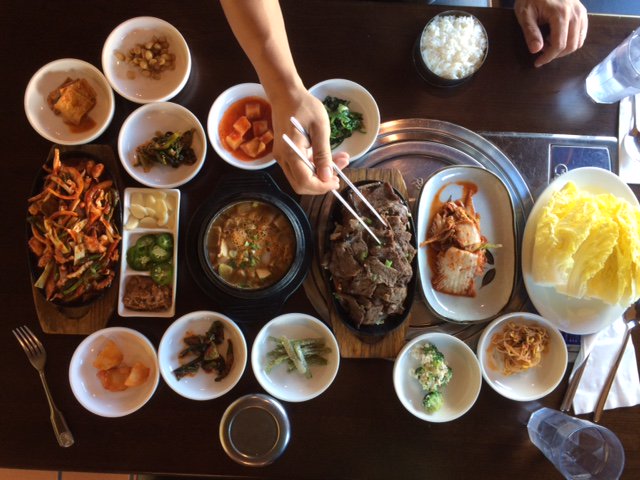 In latest ep of #Gravy, <a href="/sarahpreynolds/">sarah p. reynolds</a> and <a href="/chefedwardlee/">Chef Edward Lee</a> travel to AL to learn abt Korean community in Montgomery. southernfoodways.org/gravy/kimchi-a…