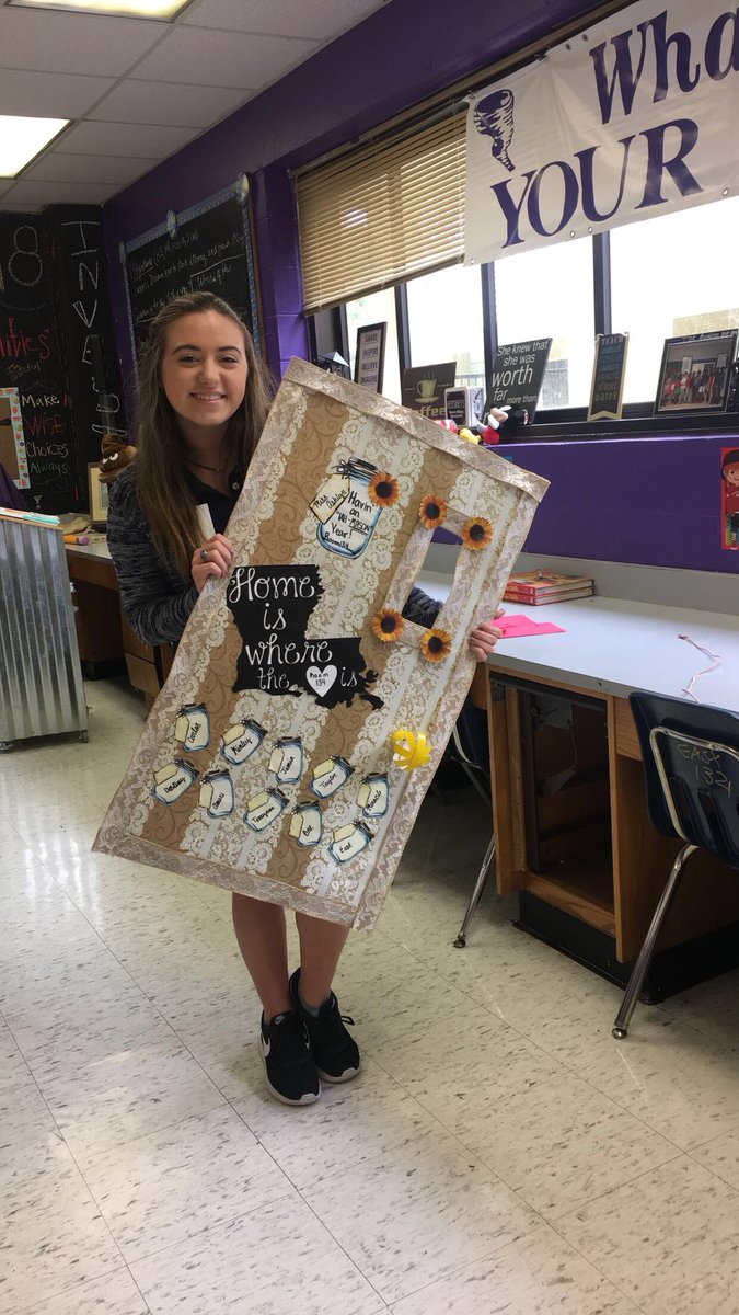 AshhhhPaige's tweet photo. i know everyone is gonna think i’m crazy but i’m gonna be the best teacher i can be ❤️#ftoa #classdoor https://t.co/tr4McgIpBj