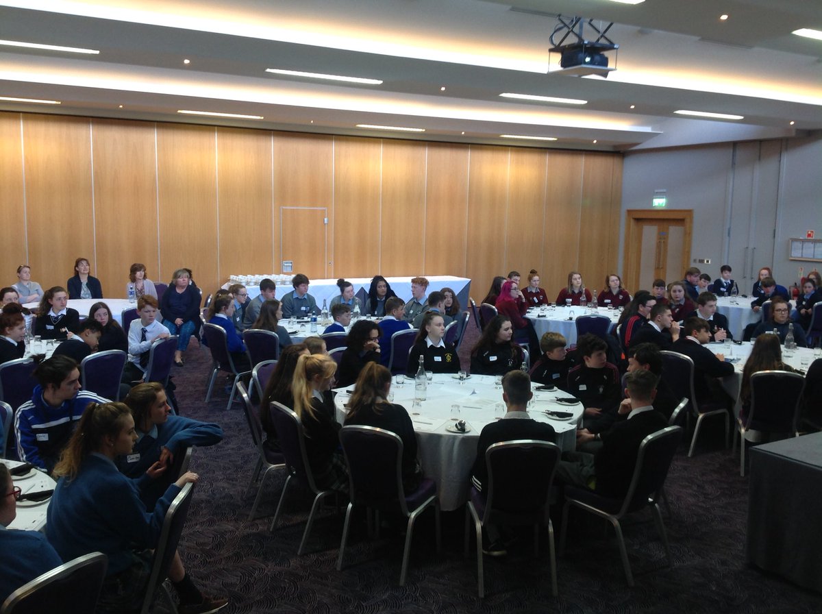 KCETB_Schools's tweet photo. Great turnout from all @KkCwETB schools at the KCETB Student Council training over last two days. Thanks Eileen, Pauline &amp; @harryfreeman201 https://t.co/v0lldpK4AM