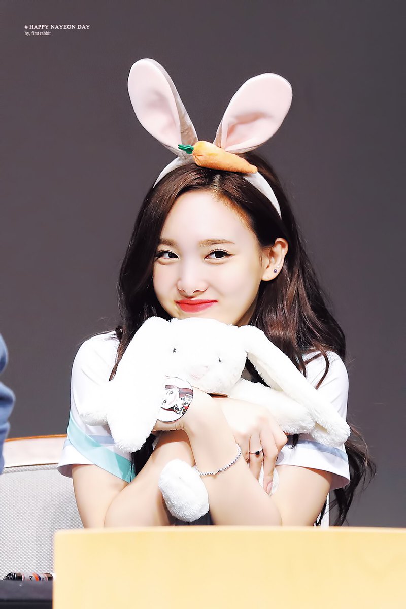 firstrabbit922's tweet photo. 나연아 생일 축하해 🐰💕

#HAPPYNAYEONDAY 
#TWICE #nayeon #트와이스 #나연 https://t.co/NVdZiOz1FJ