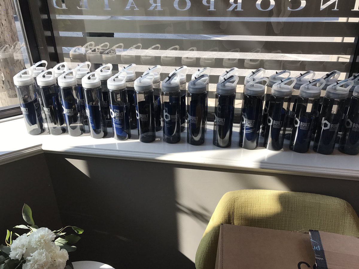 KCDIRTT's tweet photo. #iamunconventional @builtinterior Grand Opening is happening tonight.  Come see all the @DIRTT in the @KCCrossroads https://t.co/vJcxln7z32