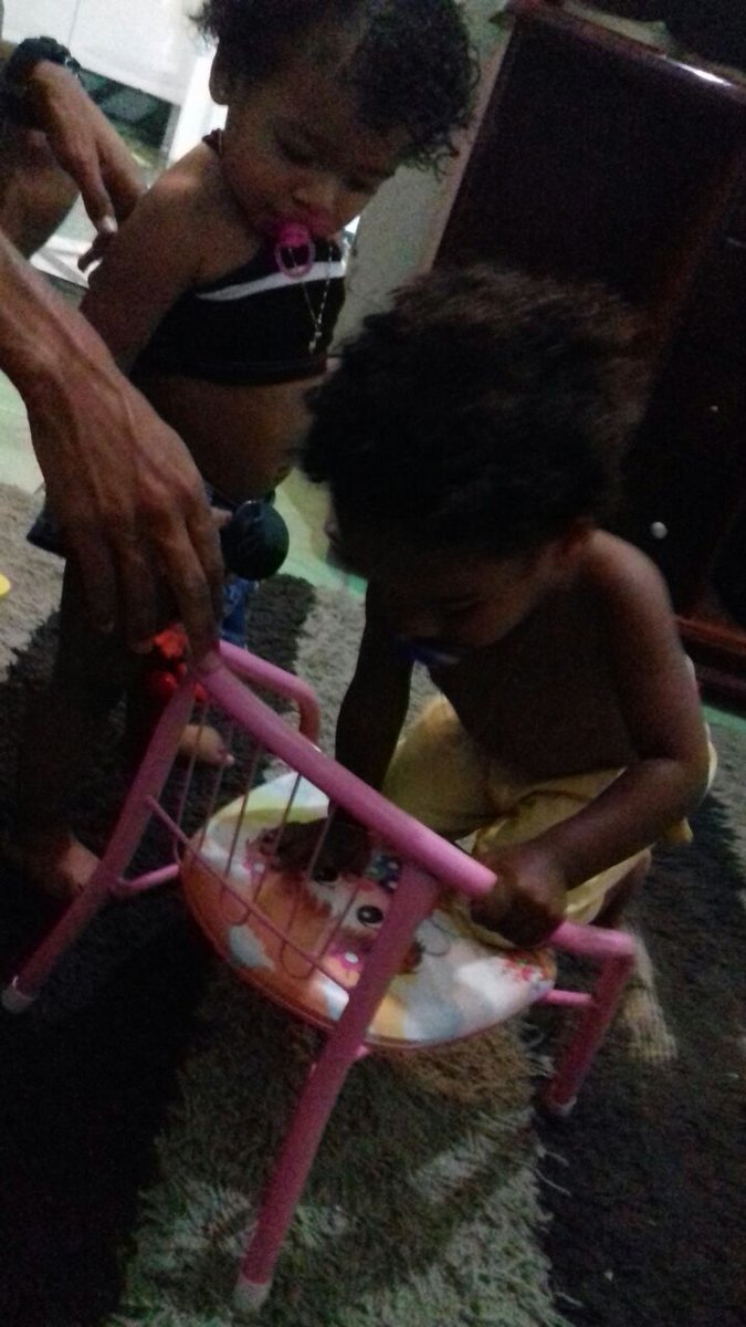 CassiaArajo2's tweet photo. -" Os Irmão Juntoooos 💙❤, queee coisaaaa lindaaaaa 

     #Maliaaaa &amp; #Daaavi 😍😍😍😍👏 https://t.co/9ISwWMoGl8