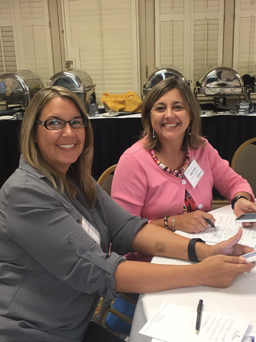 EdiCox's tweet photo. Great collaboration with these educators from Dorchester 2! #SCBLS17 https://t.co/Ggy54HmqX6