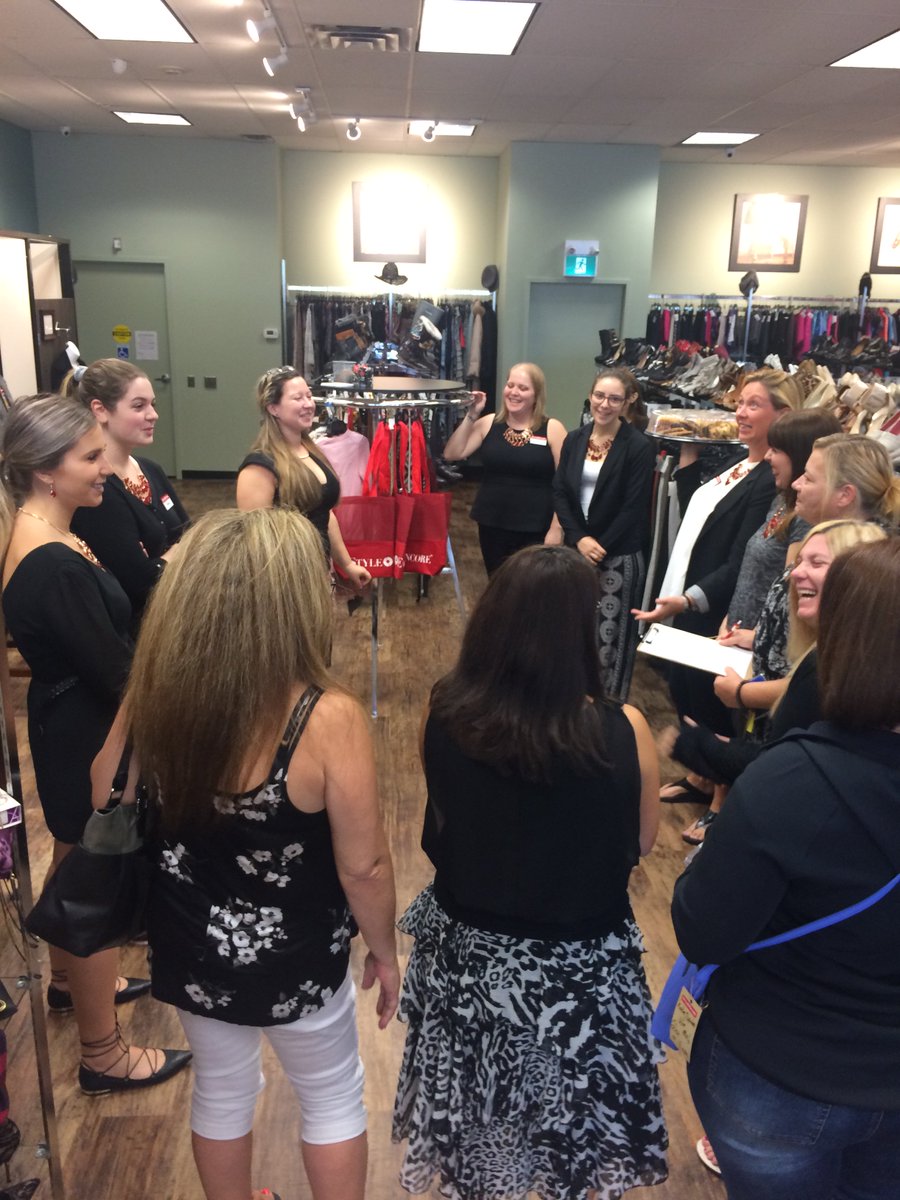 WinmarkResale's tweet image. #GrandOpening Alert: Congrats to new #franchisee, Nicole P. as she opens a @StyleEncore in Hamilton, ON! #WinmarkGO 🎈🎉