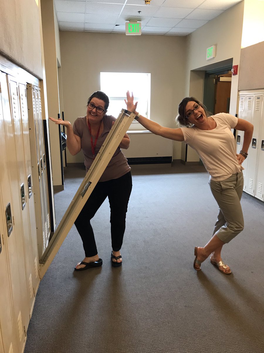 nams6b's tweet photo. #lockerproblems https://t.co/vFRpeWHX2C