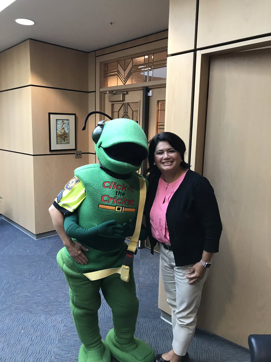 tessbarker's tweet photo. The Chancellors's office had a very special visitor today! #umflint #clickitorticket @SgtHMcDonald @UMFDPS https://t.co/zYGOKVTshG