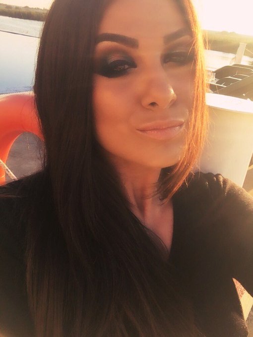 Life is really simple, but we insist on making it complicated.  #LexiParker https://t.co/5v7Lfjv7Dw<a href="/tag/lexiparker"class="tags"><span>#lexiparker</span></a>