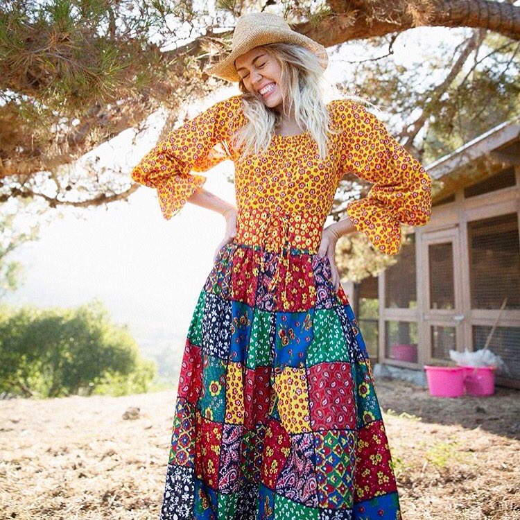 MileyCyrus's tweet image. MOOD : Cuz #WeekWithoutYou is OUT EVERYWHERE! 💛💛💛 Get it automatically when you Pre-Order #YoungerNow the album! miley.lk/YoungerNow