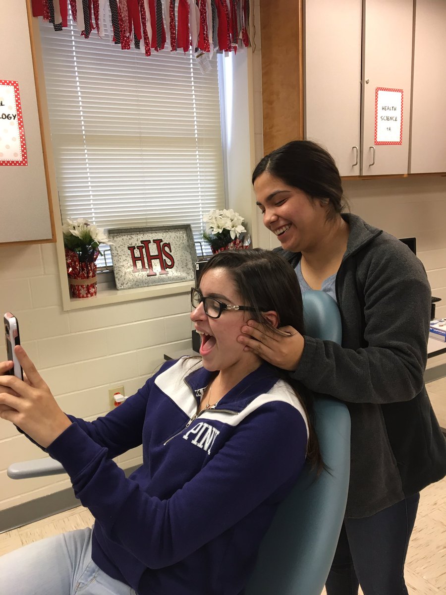 MrsCelGonz's tweet photo. Dental assisting students performing extraoral exams #cardinalsLearn #Cardinalclassroom @HarlingenHS @HarlingenCISD https://t.co/GCe19PAoHC