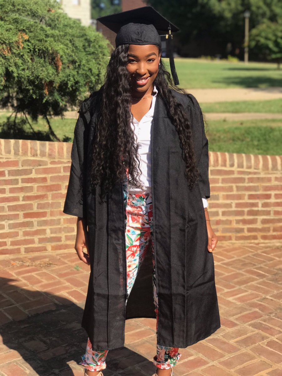 akilahbee's tweet photo. My 2018 college graduate #vuuconvocation #myoldestbabygirl #ibragdifferent #educationmatters #blackexcellence #co2018 @_NYLater https://t.co/UrQukGFE9d