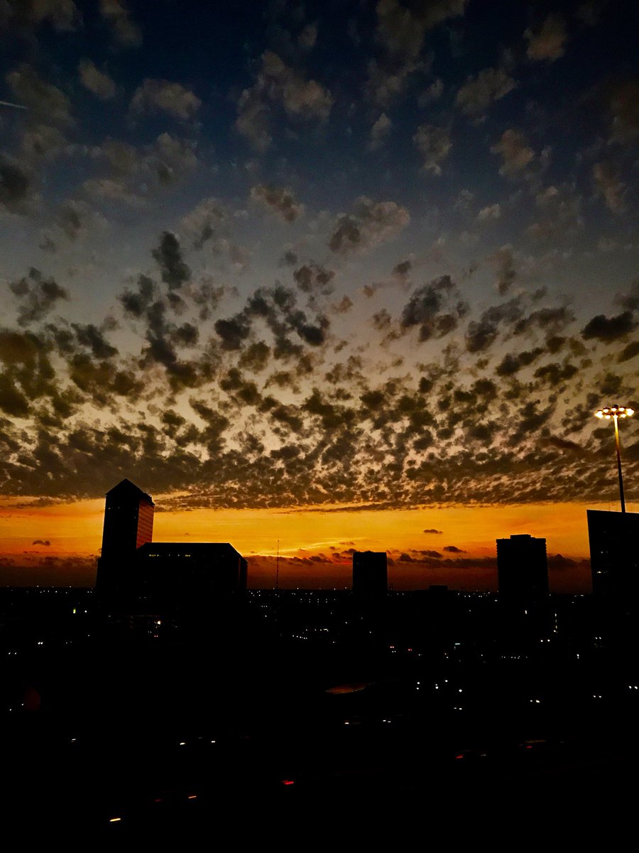 Craig Smith The Sky Right Before Sunrise This Morning Dfw Texas Irvingtexas T Co 0r3ruleypr Twitter