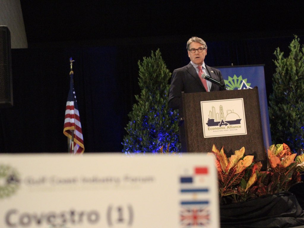 CovestroBaytown's tweet image. Keynote Speaker @SecretaryPerry talks about the importance of industry to our nation's economy @EconAlliance #IndustryForum2017.