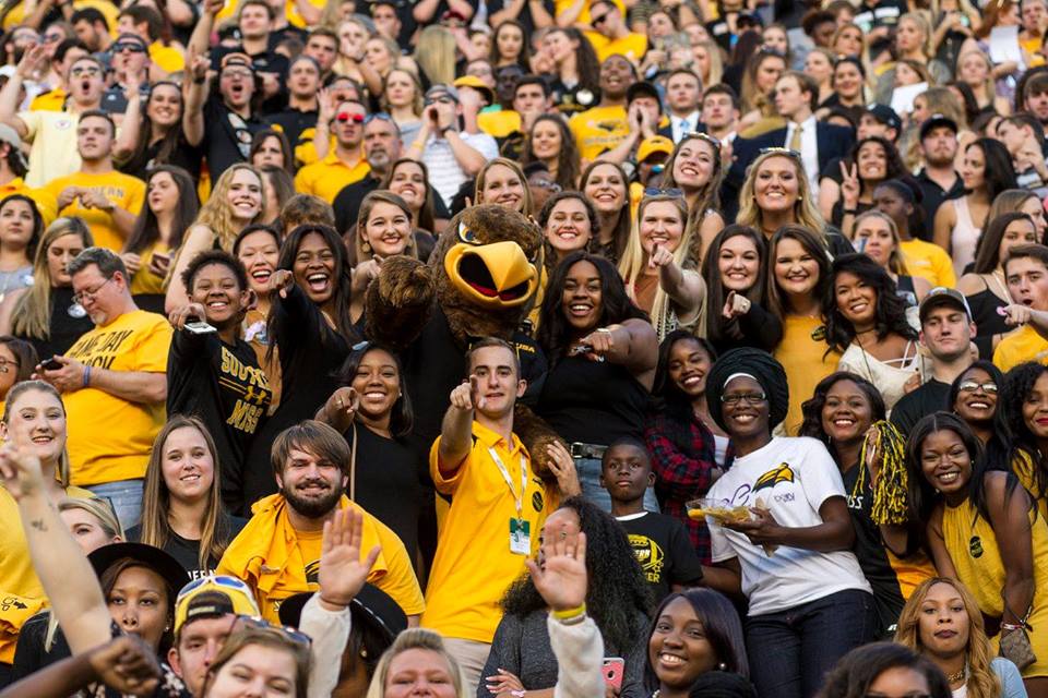 USM_Michael's tweet photo. Apply today for admission to Southern Miss! #ChooseUSM #GoGold #SMTTT https://t.co/BwyWITeagX https://t.co/5pcgbhmc3y