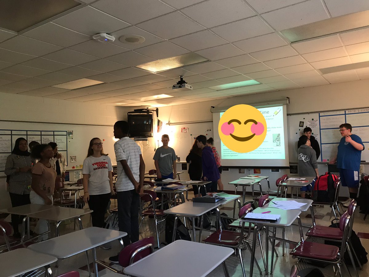 fun_fresh_ideas's tweet image. Flip-around conversation worked SO well! #engagedstudents #happyteacher Thank you @ShaunaFKing! #caiu #scpcee #masdproud