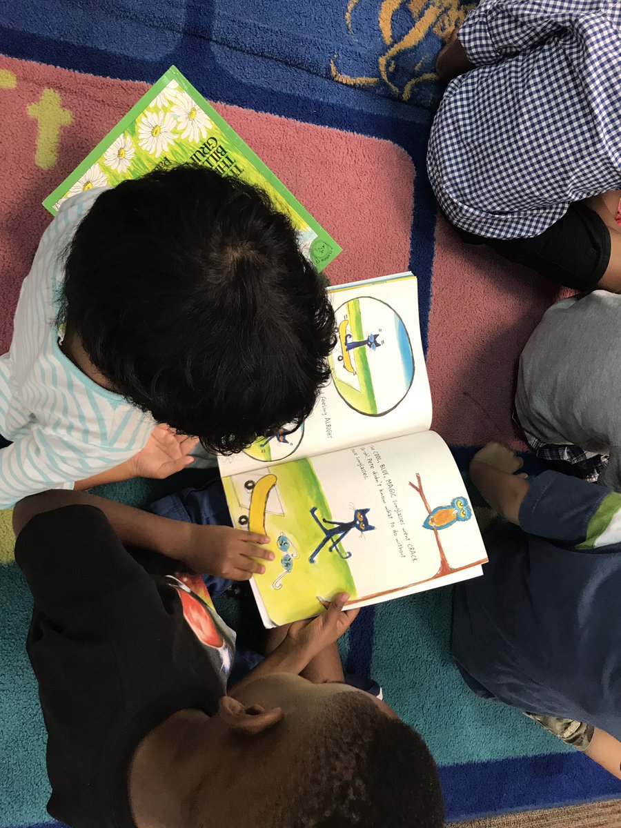 findmebeachside's tweet photo. Love helping my students develop a true love of reading! Lucy Calkins Units of Study partner reading. #HESHeroestweet https://t.co/nt0PsA48zc