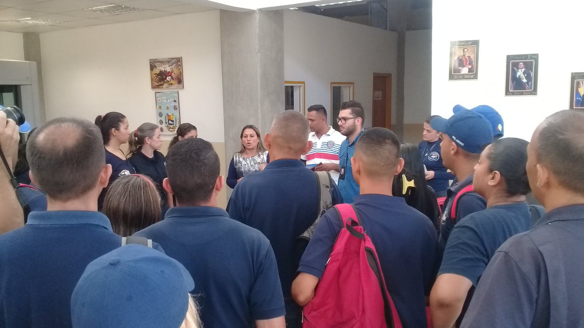 mirelct's tweet photo. #VenezuelaDefiendeLaPaz Jornada de trabajo con los trabajadores del @mspenitenciario en el edo. Carabobo en el marco d la 7ma gira nacional https://t.co/PQRrPXv0RA