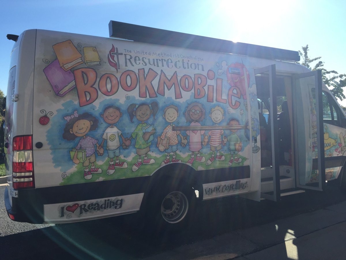 UpperRoomKC's tweet photo. Thank you, @ChurchoftheRez Book Mobile, for visiting our kids yesterday in KC Neighborhood Academy's After School Program! #bookmobile #read https://t.co/UsRfQDvq7N