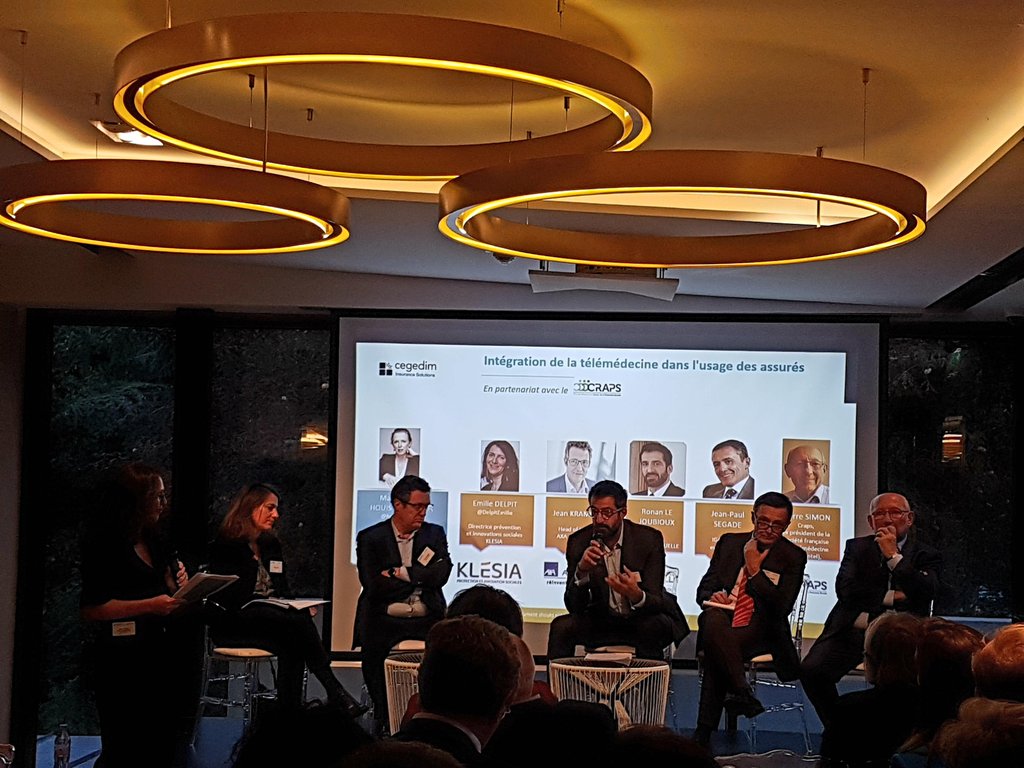GuiLevass's tweet photo. 1ere table ronde #DigitActiv #telemedecine et usage des assurés w/ pierre simon, JP Segade, R. Le Joubioux, @DelpitEmilie et J. Kramarz https://t.co/bzSKynYpLa