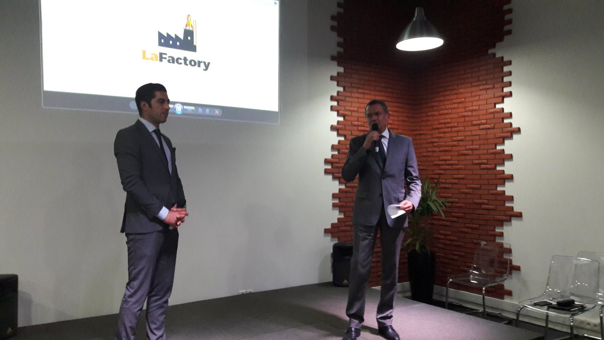 smartupofficiel's tweet photo. Annonce des résultats dans quelques minutes par M. El Jay, DG Attijariwafa bank #smartup #HackathonAWB https://t.co/6QfIyACTIS