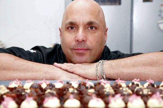 MonshireFoodFes's tweet photo. Do we have a treat for chocolate lovers Jules @WELSHCHOCS will demonstrate chocolate desserts in the Chef's Theatre #MonFoodFest17 #DeanWye https://t.co/nkiYcQ9wX2