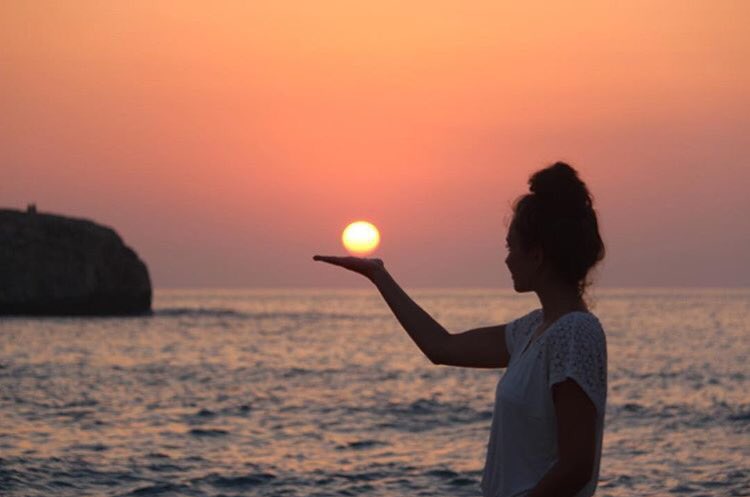 MallorcaKompass's tweet photo. dreams are made of sun and sand 🌸🌸🍃#mallorca2017 #friday #spain #spanien #wanderlust #Baleares #gooutside #sundown #dreaming 📷leowel.21 https://t.co/KV42zg0Qik