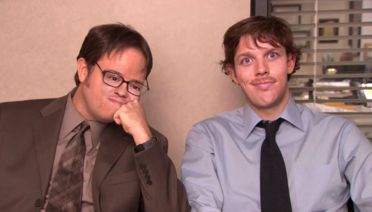 2DWorlds's tweet image. HAHAHA OMD I PHOTOSHOPPED PLOP &amp;amp; DWIGHT JR ONTO JIM &amp;amp; DWIGHT. I&apos;M SORRY #TheOffice #help @johnkrasinski @rainnwilson