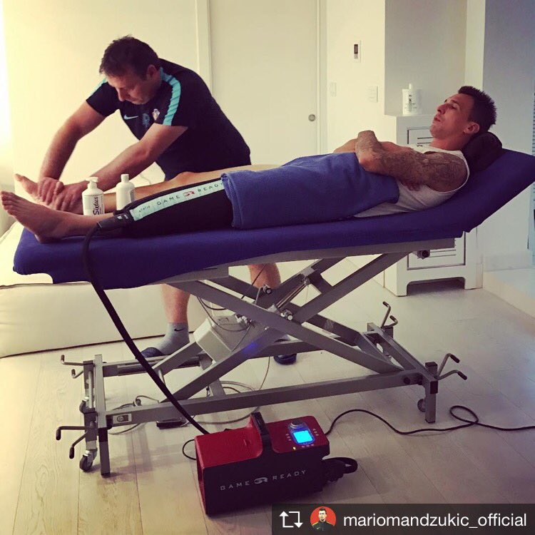 SIXTUSITALIA's tweet photo. Maintenance in progress! Anche #Mandzukic ⚪️⚫️sceglie @GameReady! #SixtusItalia #improvesperformance https://t.co/HsCSXVGjSO