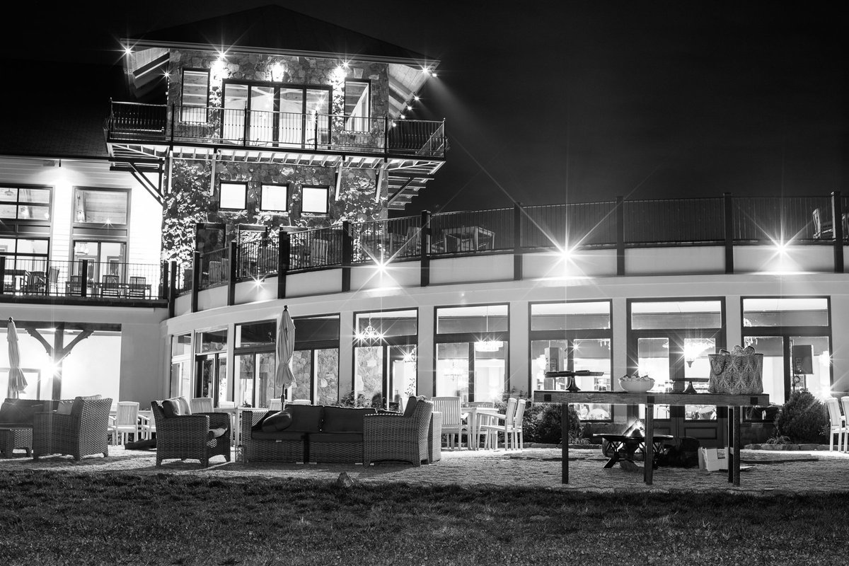 We're excited for tonight's #VaWineChat with <a href="/DrinkWhatULike/">DrinkWhatYouLike</a>! Grab a glass of #VaWine and join the conversation at 7:30p EST!